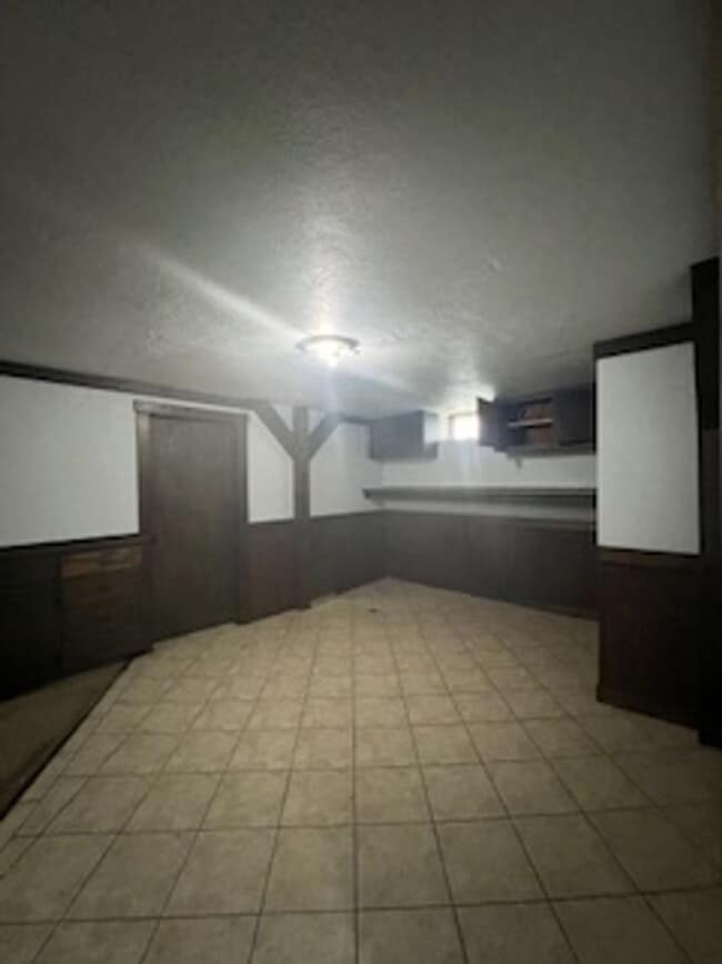 Building Photo - 871 E 232 St