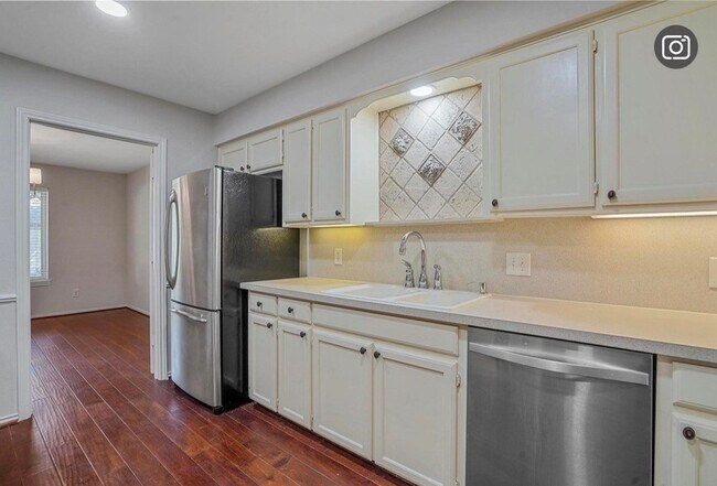 Building Photo - 4824 Darla Dr