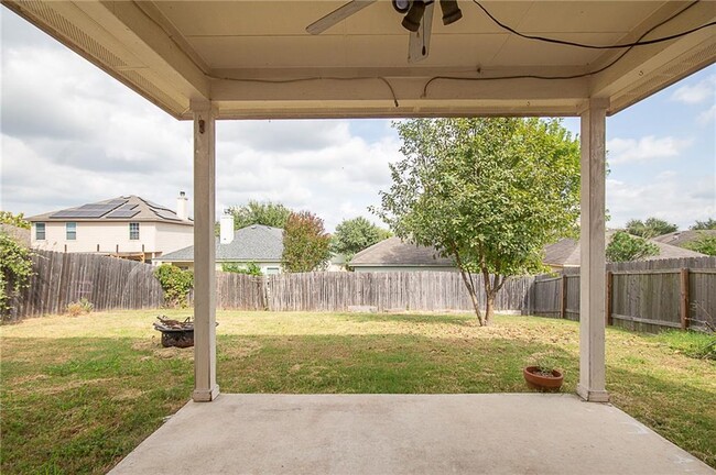 Building Photo - 9215 Pioneer Forest Dr
