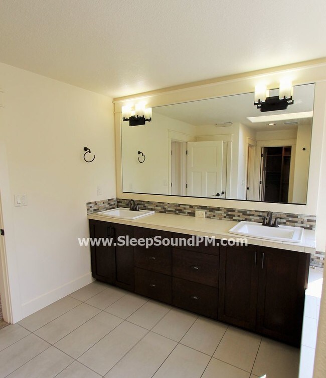 Building Photo - 16298 NW Rosetta St