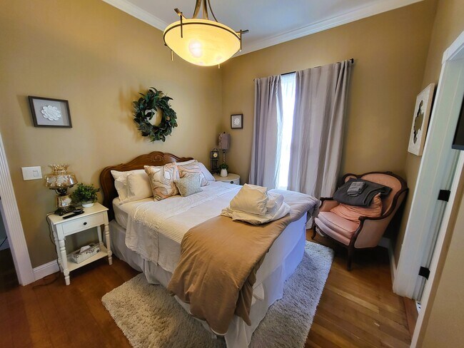 Building Photo - 119 Commercial St