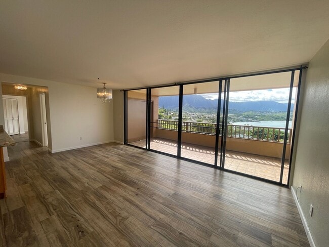 Building Photo - Beautiful 2 bedroom, 2 bath townhome