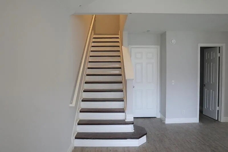 STAIRS - 1105 sorrel ct