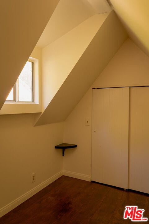 Building Photo - 2829 Beachwood Dr