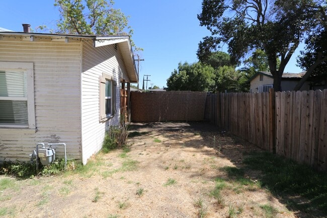 Building Photo - Charming Family Home in the Heart of Patterson