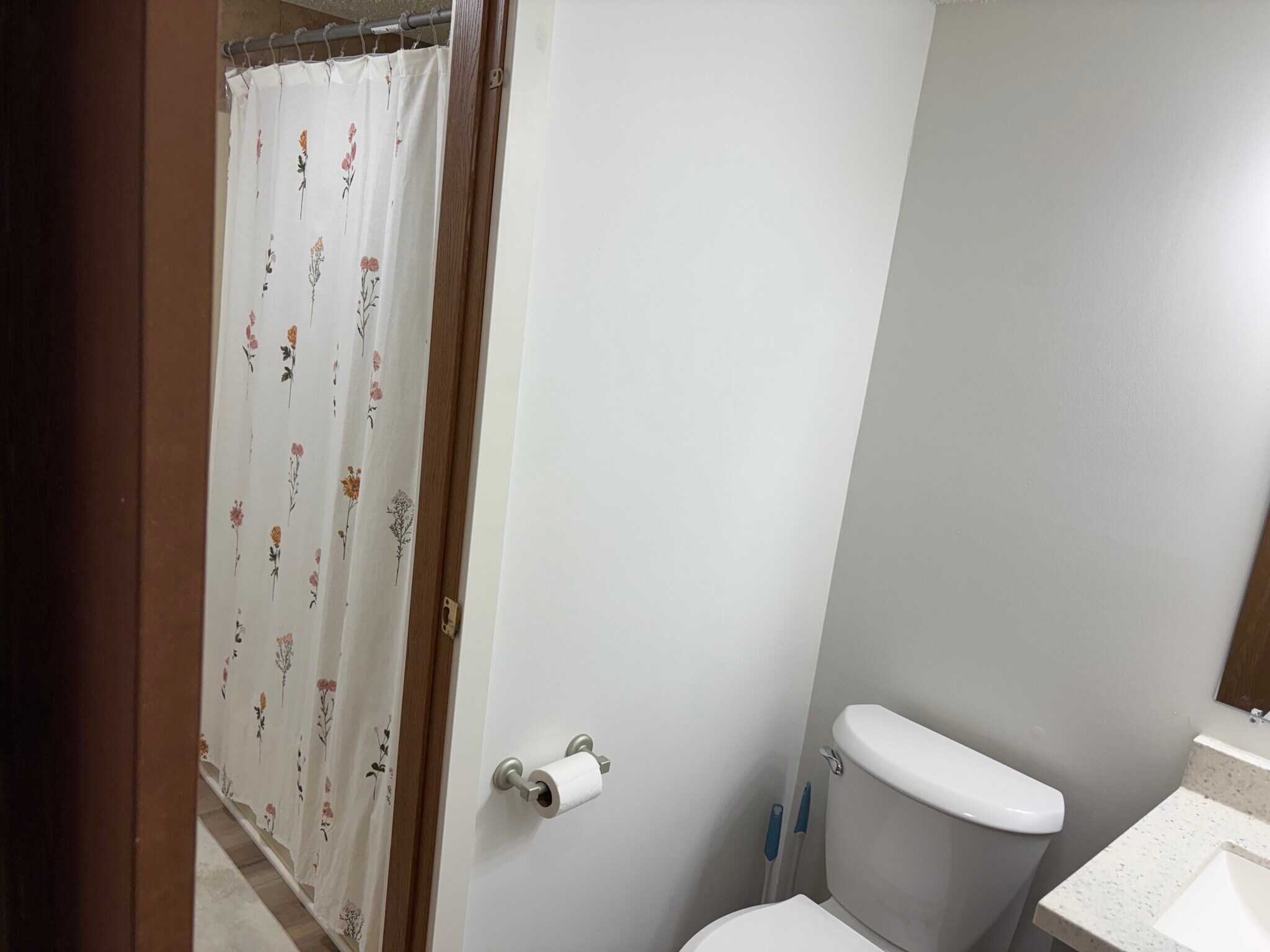 Building Photo - 2360 Wapakoneta Ave