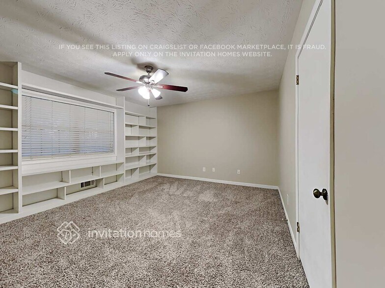 Building Photo - 5045 Cherokee Ct