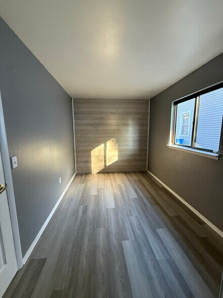 Building Photo - 27685 Dartmouth St