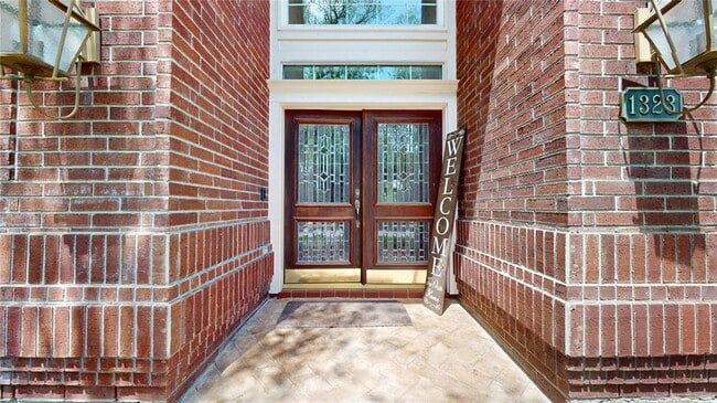Building Photo - 1323 Hillside Forest Dr