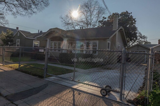 Building Photo - 635 Argonaut St