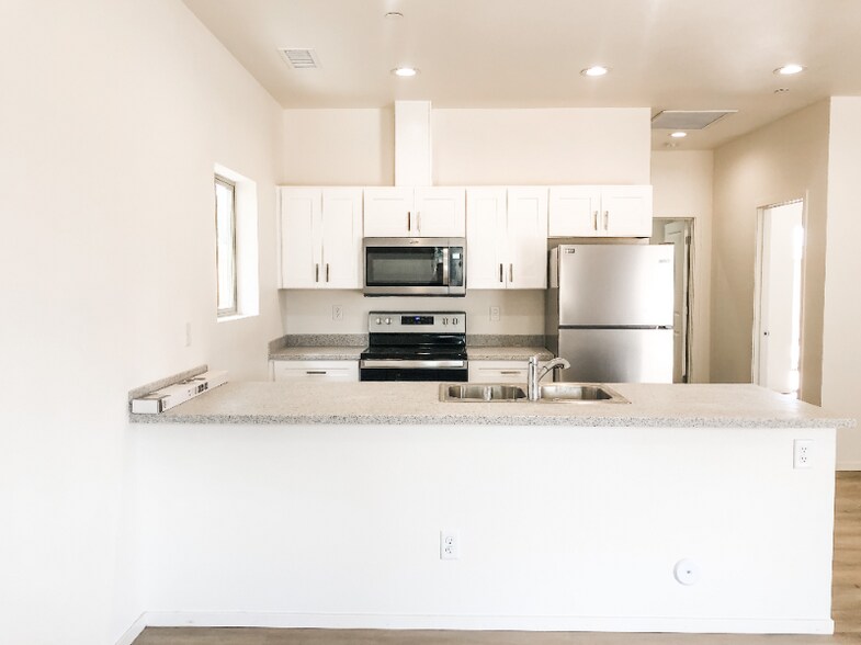 Building Photo - 5848 Black Olive Dr