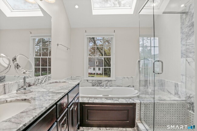 Building Photo - 23 Garden City Rd