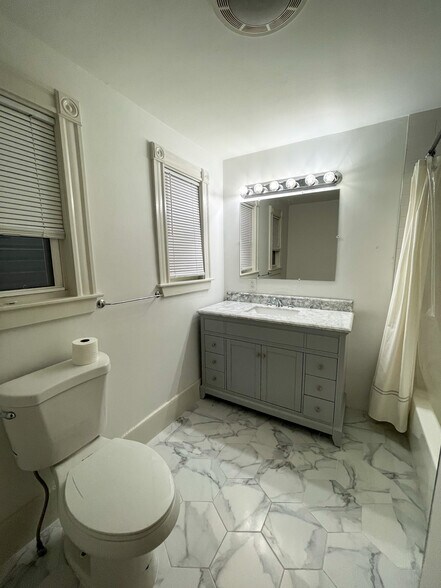 Building Photo - 634 Dorchester Ave