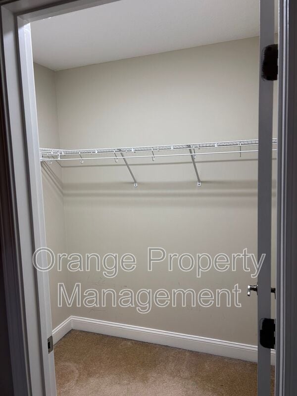 Building Photo - 204 Kelly Rd