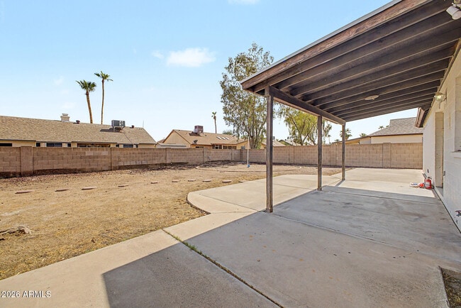 Building Photo - 10719 W Vista Ave