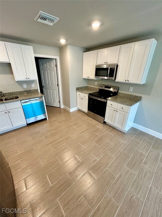 Building Photo - 2330-2332 Hoople St