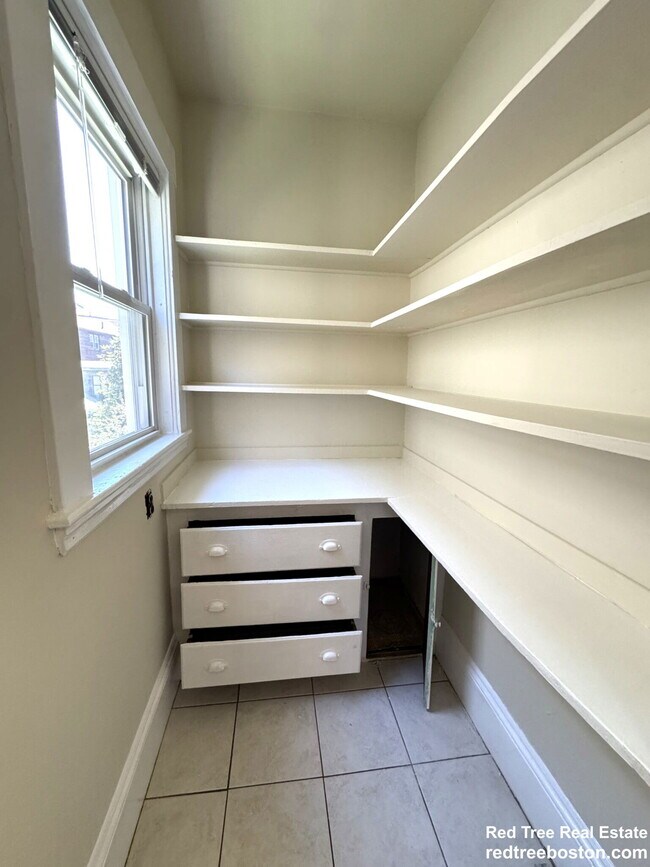 Building Photo - 20 Hunnewell Ave