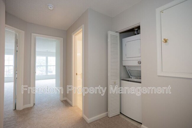 Building Photo - 279 S Pickett St