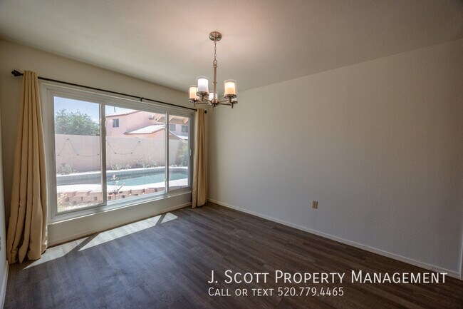 Building Photo - 1421 W Camino Ct