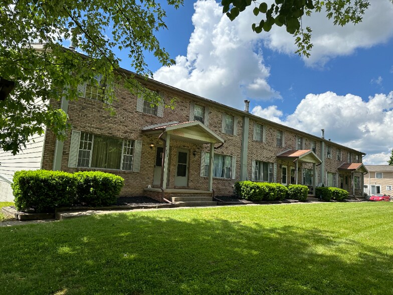 Primary Photo - 4390 Darrow Rd