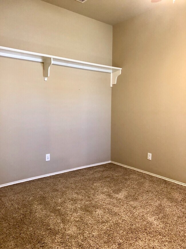 Building Photo - 4 Bedroom in South Lubbock