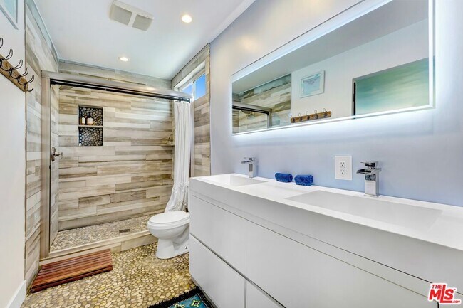 Building Photo - 29231 Heathercliff Rd