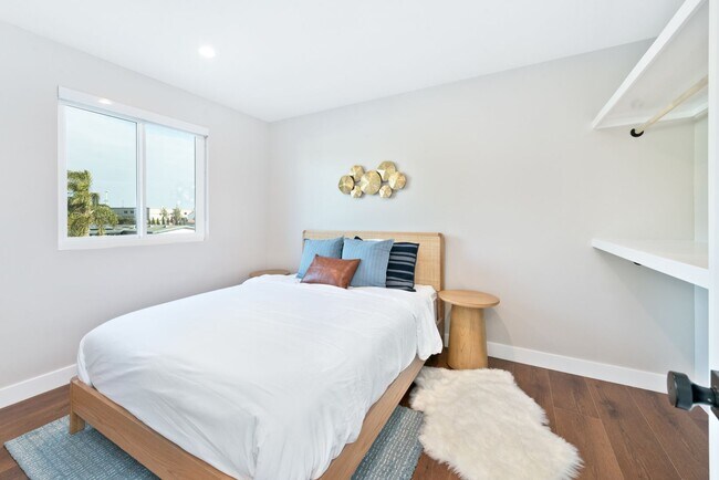 Building Photo - Costa Mesa, Panoramic Views, Pool - Fully ...