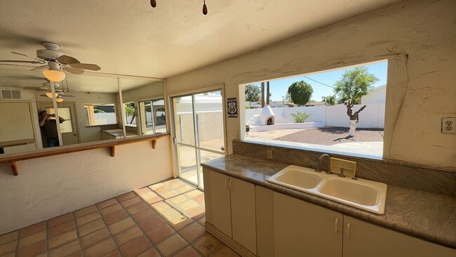 Building Photo - 8329 E Osborn Rd