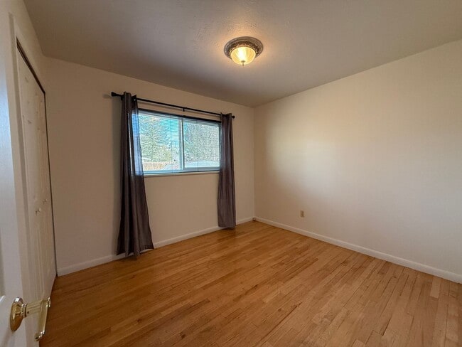 Building Photo - North Central 3 Bedroom Home