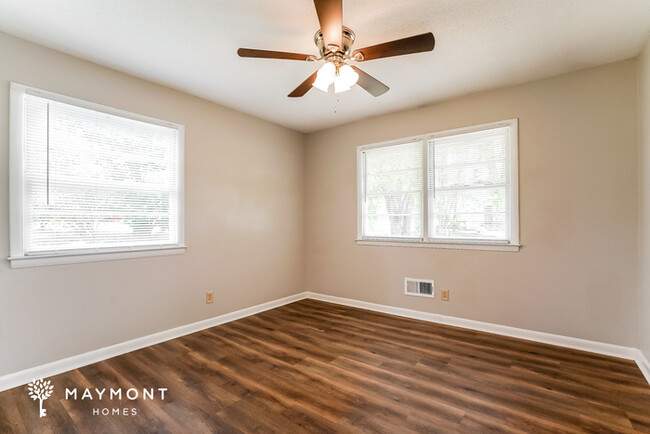 Building Photo - Inviting 3-Bedroom Home