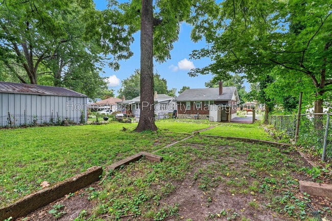 Building Photo - 9006 Baroda Ave