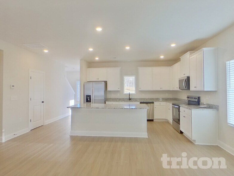 Building Photo - 6442 Fairford Dr