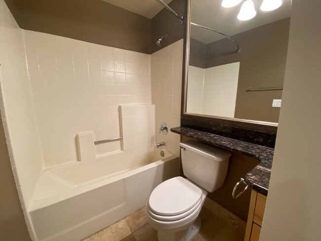 Building Photo - Meridian 2 BDR /2 BATH Luxury Condo - RESO...