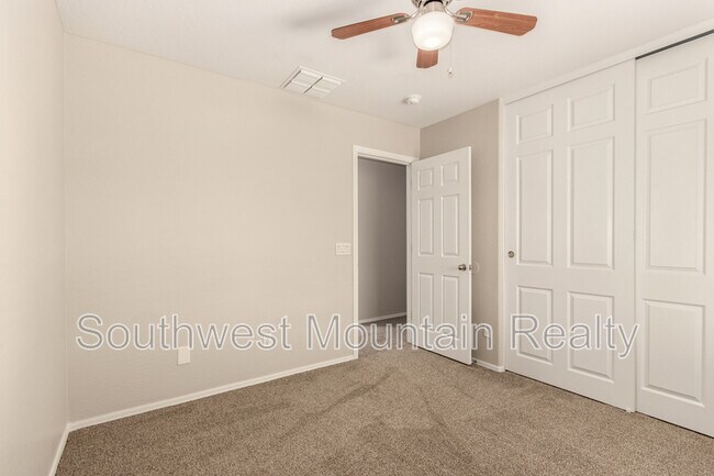 Building Photo - 4136 E Sierrita Rd