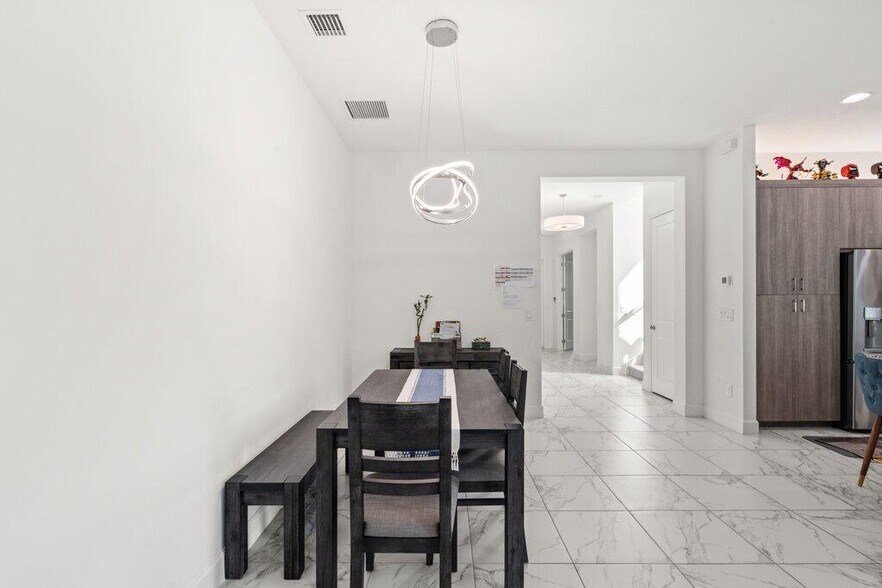 Building Photo - 13185 Mount Columbia Ter