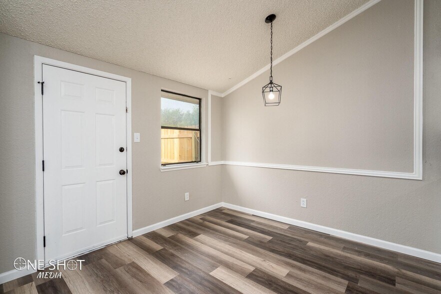 Building Photo - 1359 Yeomans Rd