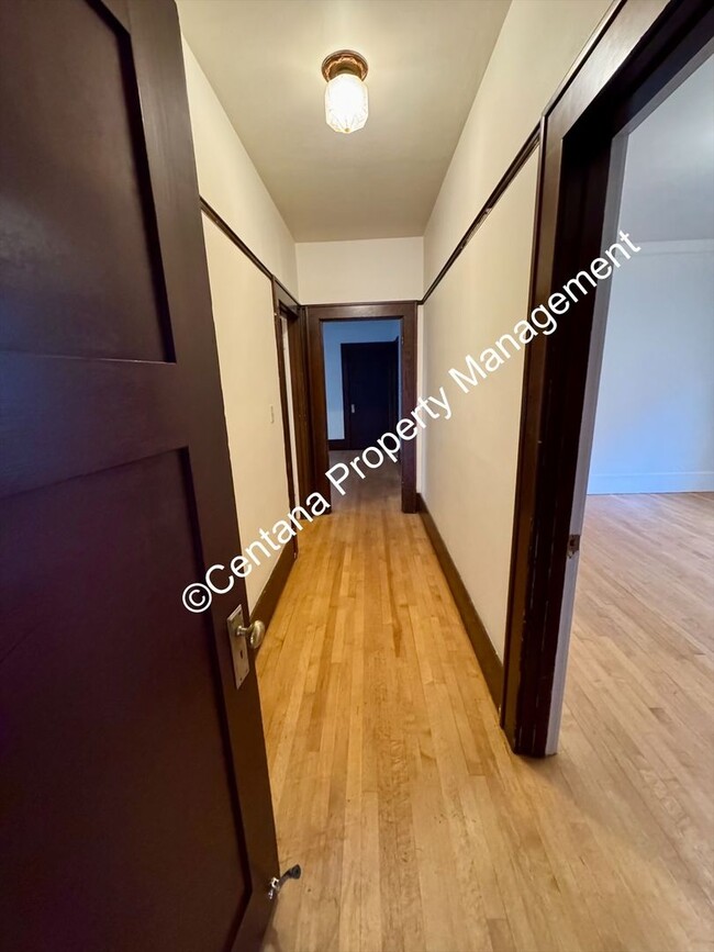 Building Photo - 205-207 N Excelsior Ave