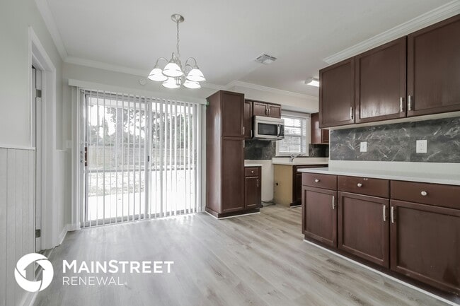 Building Photo - 548 Cambridge Cir