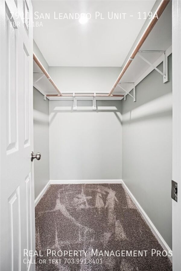 Building Photo - 7911 San Leandro Pl