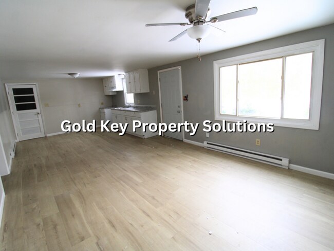 Building Photo - 9801 S Rinker St