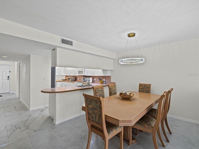 Building Photo - 6650 Sunset Way