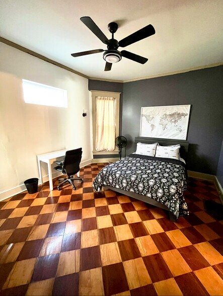 Building Photo - 124 E 32nd St