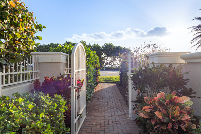 Building Photo - 774 Seaview Dr