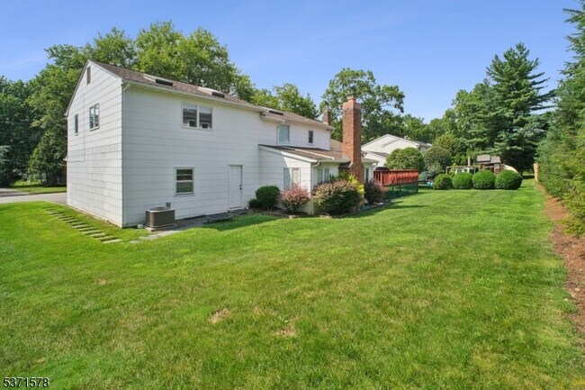 Building Photo - 5 Trombley Dr