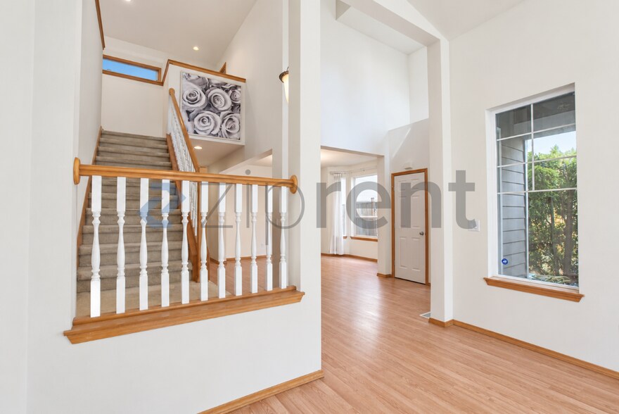 Building Photo - Unit N/A