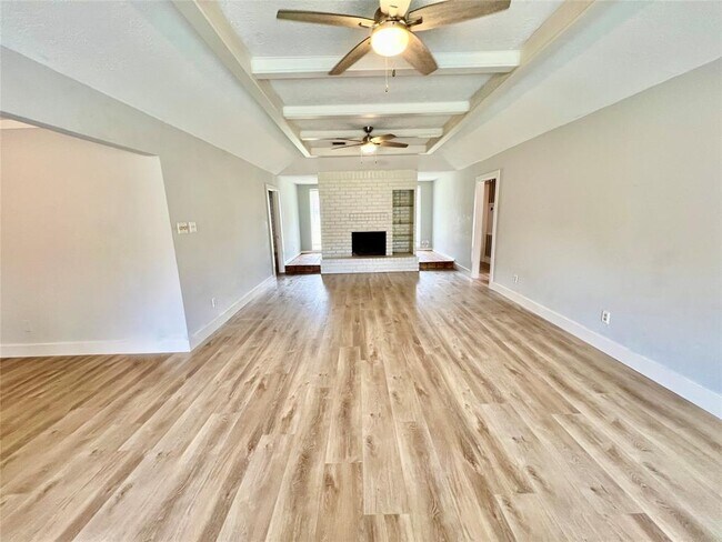 Building Photo - 14007 Overbrook Ln