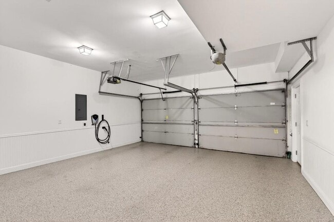 Building Photo - 16 Conifer Cir NE