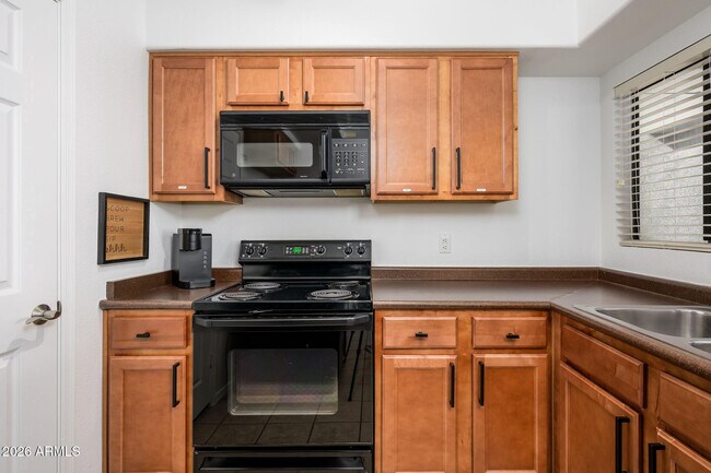 Building Photo - 15095 N Thompson Peak Pkwy
