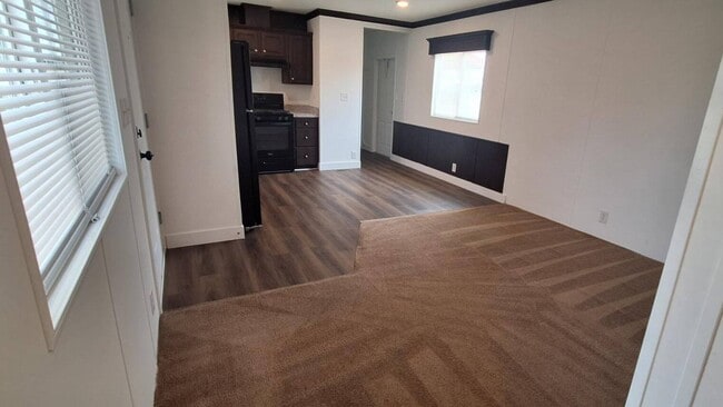 Building Photo - 1190 S Mojave Rd