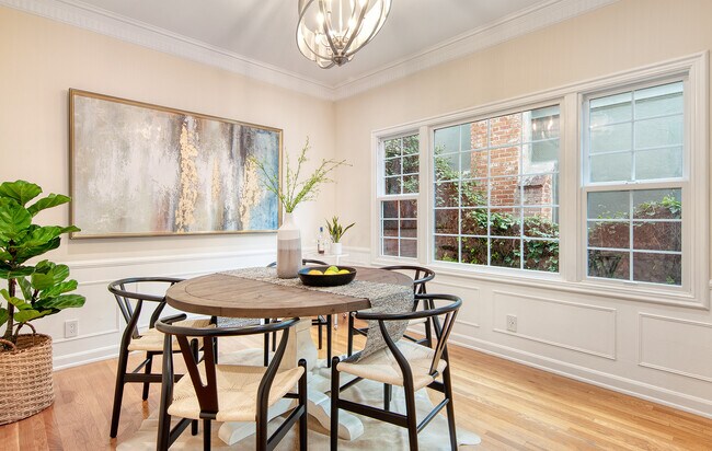 Building Photo - 422 Smithwood Dr